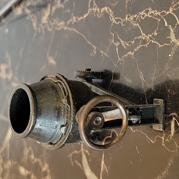 Vintage die-cast pencil sharpener miniature railroad concrete mixer - Picture 4 of 5